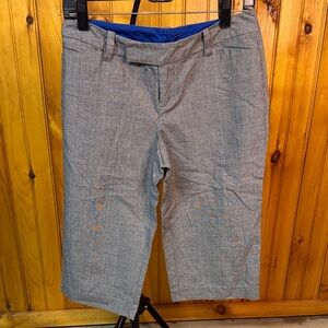 GAP Women's Gray Capris